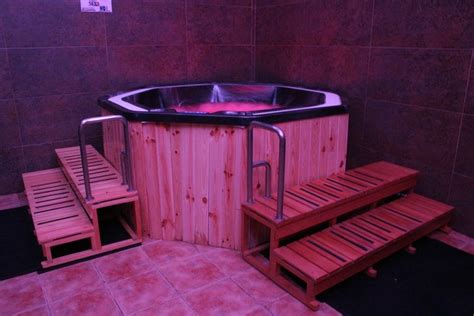 sauna gay madrid|Discover the Best Gay Saunas in Madrid